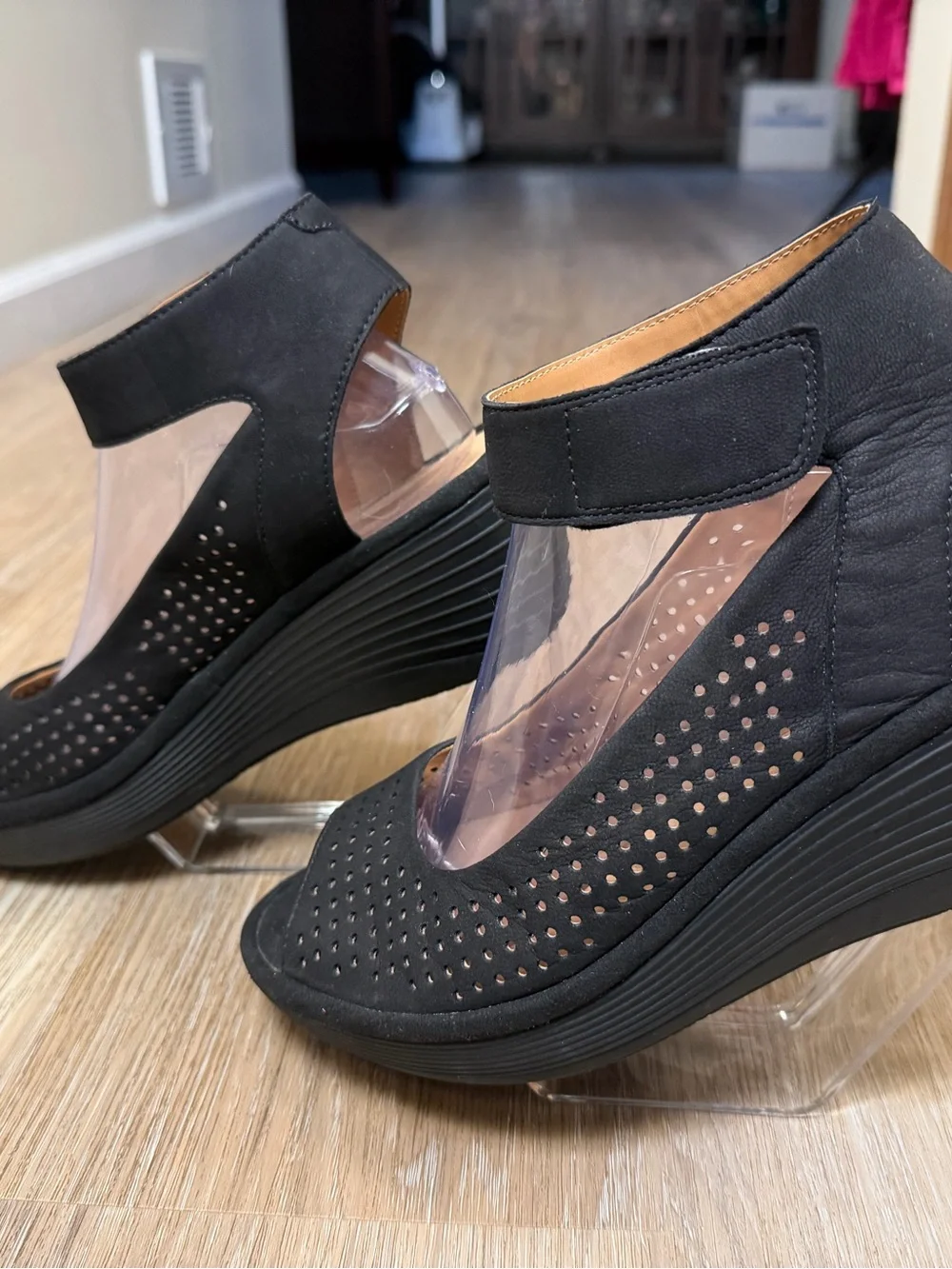 Clarks Collection Black Suede Wedge Sandals 9.5 Wide NWOB